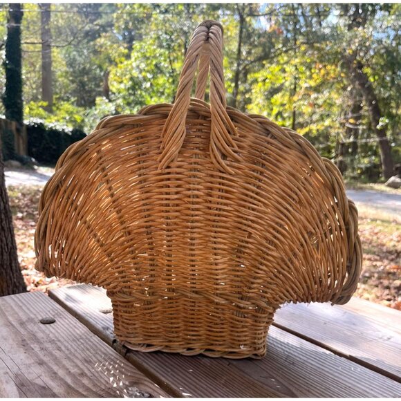 Vintage 1970s Wicker Rattan Flower Basket/Planter/Newspaper Rack - Picture 3 of 12